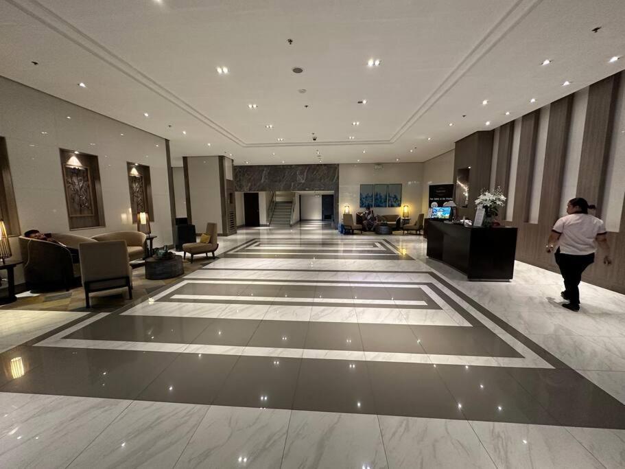 Airport Naia Terminal 3 Insane Interior Apartment Manila Luaran gambar